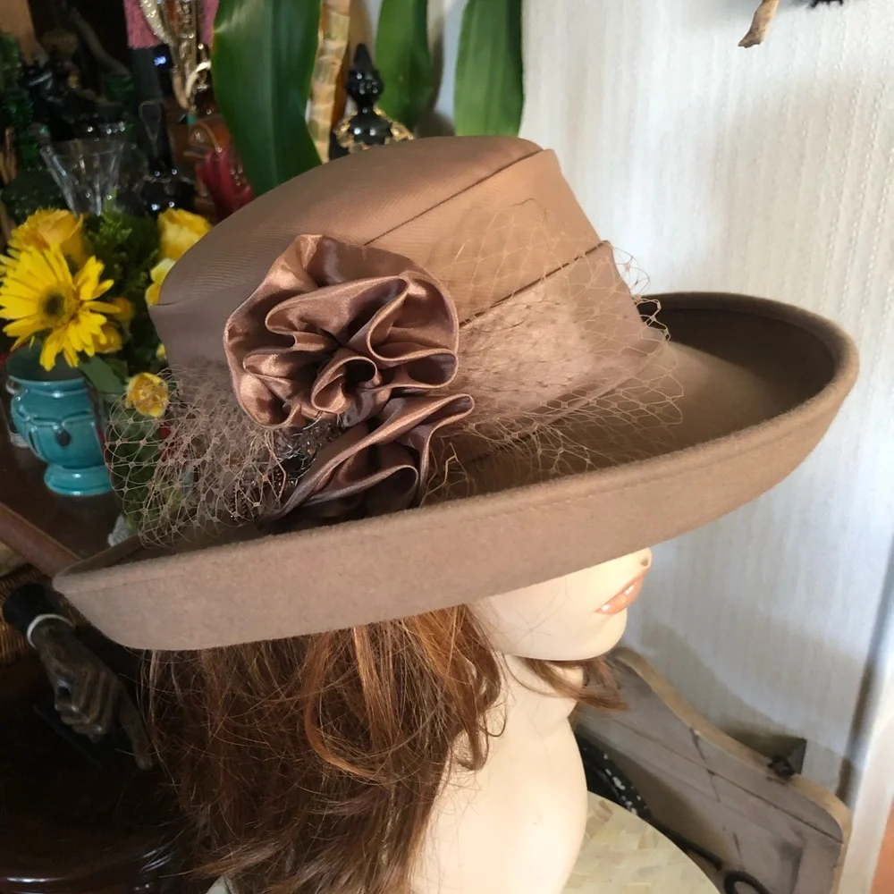 Vintage Tan Wool Hat - Picture 8 of 10